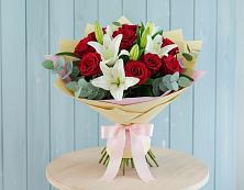 Букет цветов из:  Лилии и Розы в Могоче