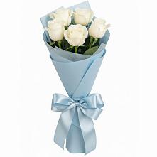Букет 5 Белых роз Проуд в Могоче
