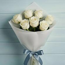 Букет 7 Белых роз Эдлесс Лав в Могоче