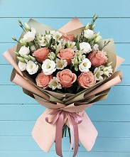 Букет цветов из:  Розы, Альстромерии и Лизиантусы в Могоче