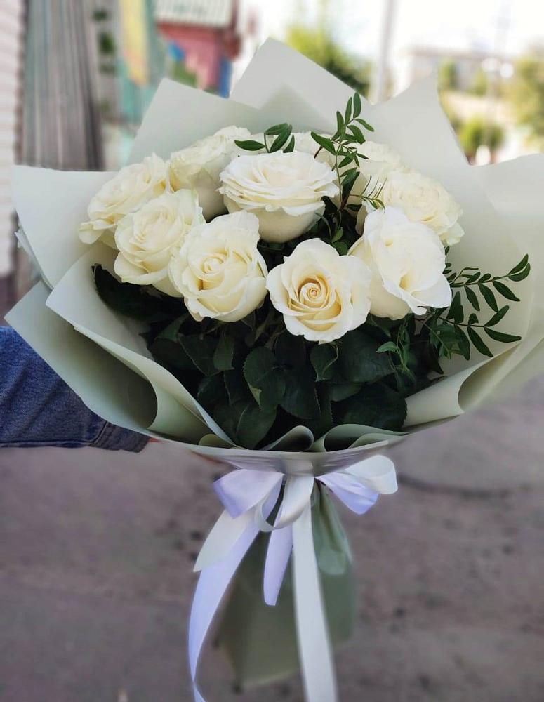 Букет Белые розы Проуд в Могоче
