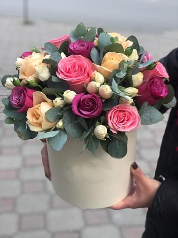 Цветочная композиция из Розы в шляпной коробке в Могоче
