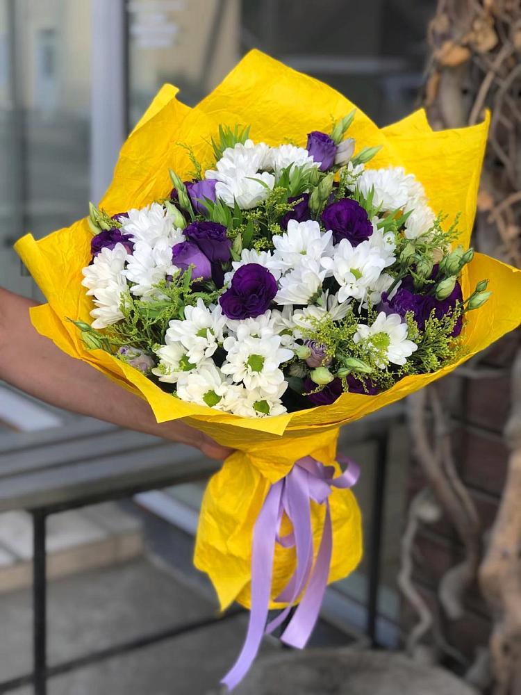 Букет цветов из: Ирисы, Хризантемы и Ромашки в Могоче