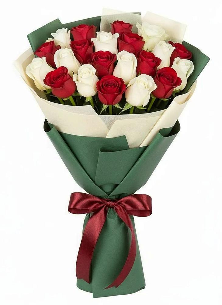 Букет Микс из красных и белых роз в Могоче