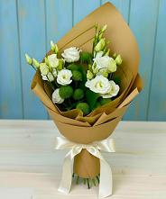 Букет цветов из:  Хризантемы и Лизиантусы в Могоче