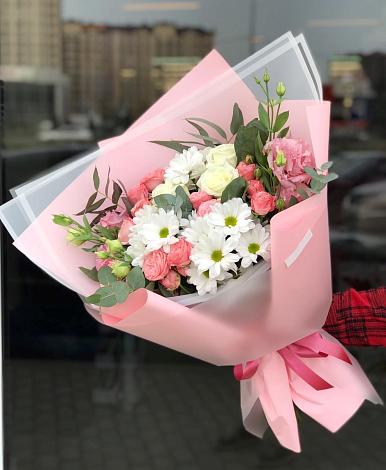 Букет цветов из: Розы, Лизиантусы и Хризантемы в Могоче
