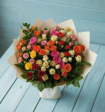 Букет Микс из разноцветных кустовых роз в Могоче